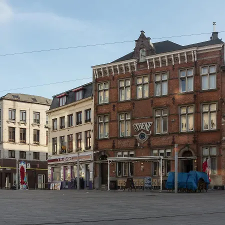 Three Bedroom Marble In The Heart Of Anvers