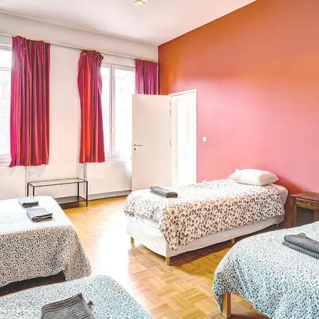 Three Bedroom Marble In The Heart Of *