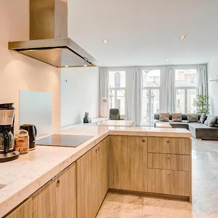 Apartment Three Bedroom Marble In The Heart Of